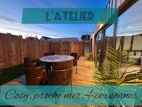 Luc-sur-Mer House | Pet-Friendly Getaway at L'atelier de la clef des Paons