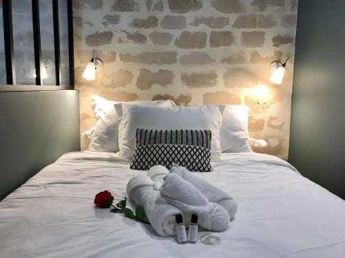 Quartier Saint-Ambroise Apartment | Family-Friendly L'Atelier Paris - 4-Star Guest Rated 10/10