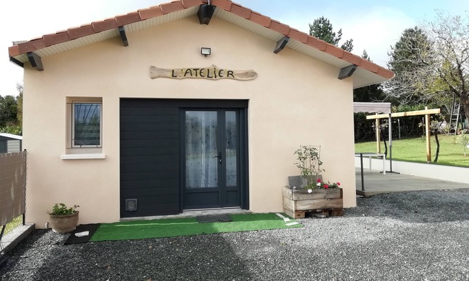 La Douze House | Pet-Friendly Retreat at L'atelier en Périgord Awaits You