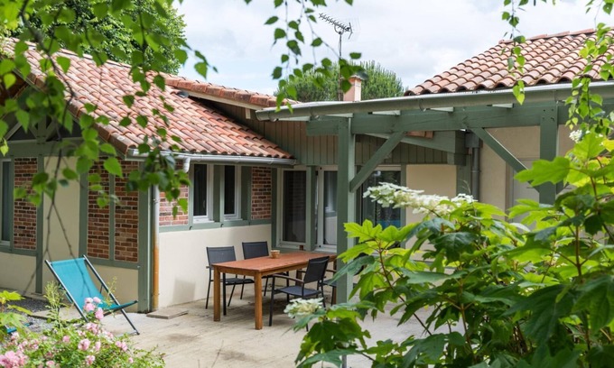 Leon House | Pet-Friendly L'atelier S - Leon: Cozy Gîte for Families