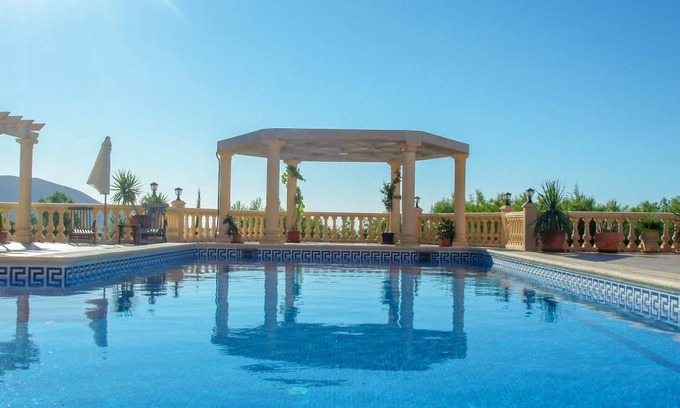 Finestrat House | Discover L'atzubia 126.1: Pet-Friendly Retreat with Pool