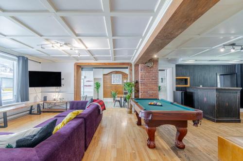 Ste Anne de Beaupre House | L'Auberge Saint-Anne 5BR with Billard & Hot Tub