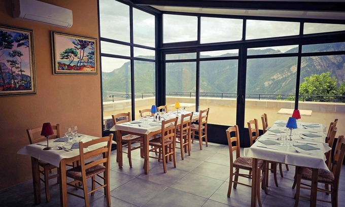 Ilonse Apartment | Unforgettable Stay at l'Auberge La Gruppio - Pet Friendly