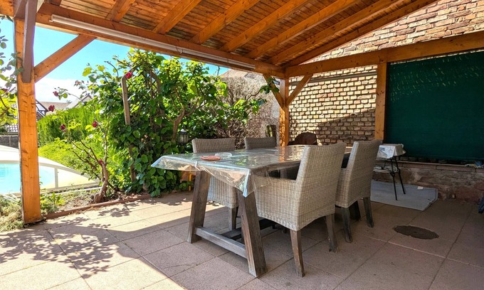 Eckbolsheim House | Family-Friendly L'Audacieuse House with Private Pool & Spa
