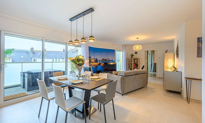 Vannes Apartment | Explore L'Audacieux: Central Apartment with Garage & Spa