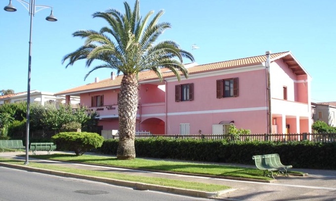 Carbonia Bed & Breakfast | Relax at L'Aurora Viola: Pool, Hot Tub & Pet Friendly