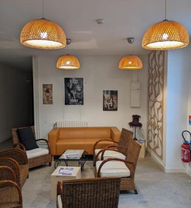 Cherbourg-en-Cotentin Hotel | Exceptional Stay at L'Autre Lieu - Child Friendly Retreat