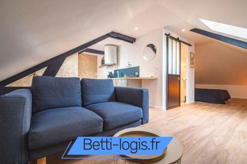 Isles-sur-Suippe Apartment | Cozy L'Azur doré Studio for 2 with Family and Pet Amenities