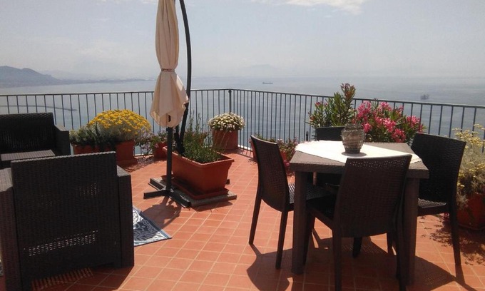 Raito House | Ocean View Escape at L'Azzurro e il Blu' - Rated 9/10