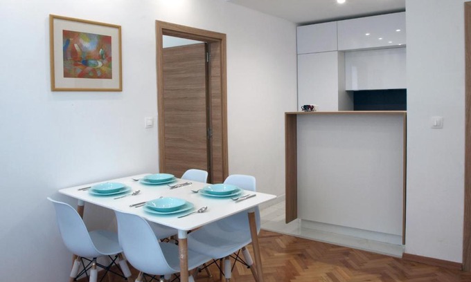 Oborishte Apartment | Discover Comfort and Convenience at L&C in Sofia