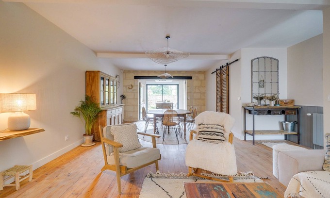 Bastide House | Relaxing Retreat at L'Echoppe Bordelaise with Garden Oasis