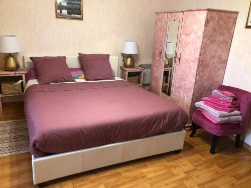 Saint-Nicolas-des-Motets Bed & Breakfast | Relax at L'Eclipse: Pet Friendly with Family Amenities