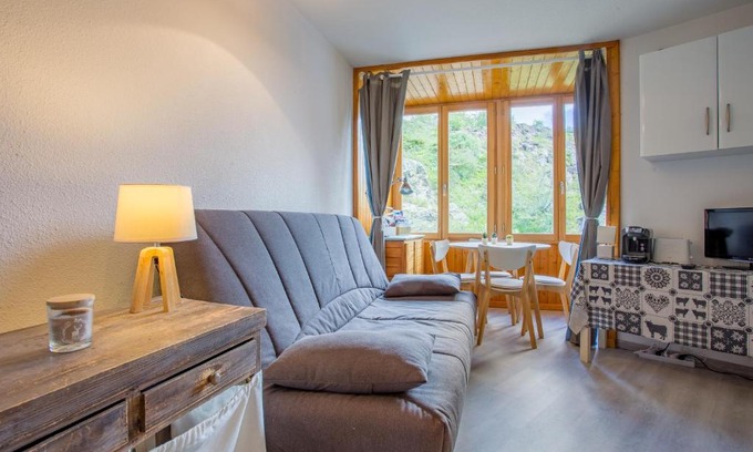 Eclose-Est Apartment | Child-Friendly L'Eclose Hotel in Alpe d'Huez, 7.9/10 Rated