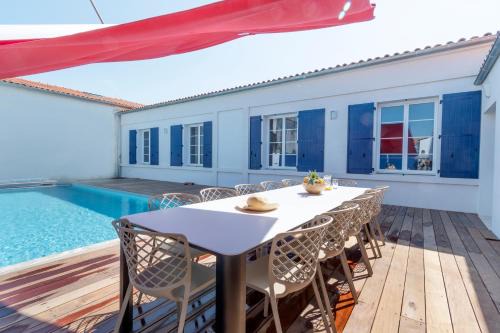La Cotiniere Villa | Elegant L'Ecole: 5-Star Oceanfront Retreat with Pool