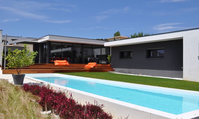 Nages-et-Solorgues Villa | L'Ecrin contemporain