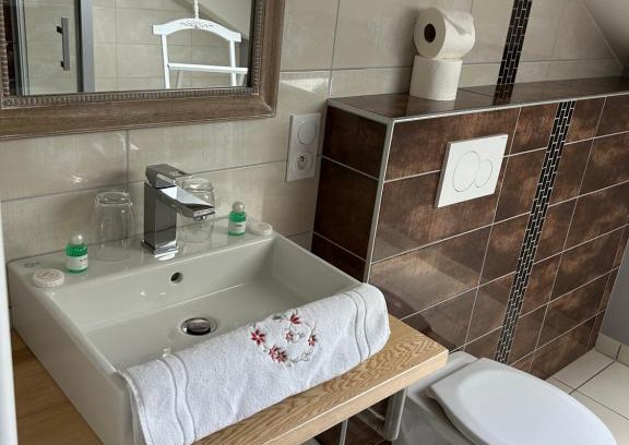 Saint-Point-Lac House | Discover L'ECRIN DU LAC: Family-Friendly Retreat