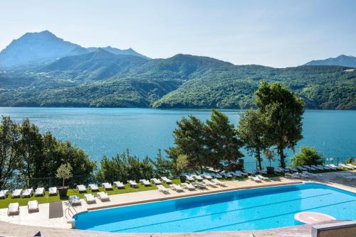 Chorges Resort | Discover L'Ecrin du Lac: Pet-Friendly Beachfront Retreat