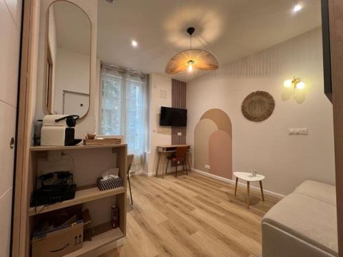 Madeleine-Champ de Mars Apartment | L Ecrin Nantais