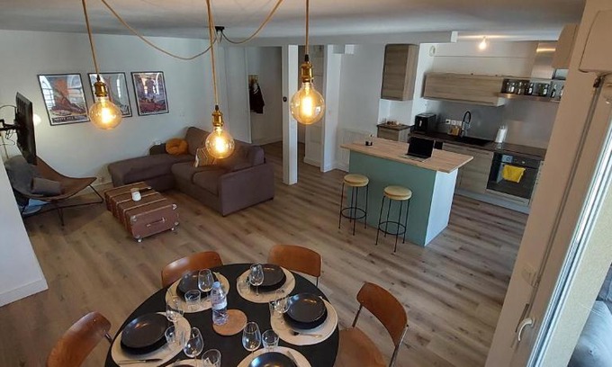 Evian-les-Bains Apartment | Pet-Friendly Comfort at L'embarcadère Evian - Rated 9.2