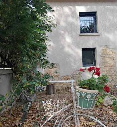 Villefranche-sur-Saone House | Cozy Retreat at L'Embellie with Oceanfront Views