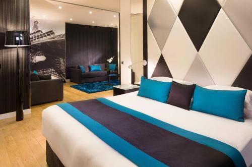 Les Halles Hotel | Discover L'Empire Paris - Louvre: Pet Friendly & Spa Retreat