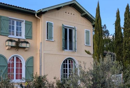 Belin-Beliet House | Experience Comfort at L Entre Deux Chambres d Hôtes