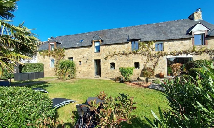 Locoal-Mendon House | Perfect Retreat at L'entre Deux - Family-Friendly Amenities