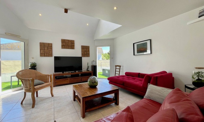 Quiberon House | Relax at L'envol - Villa Village Quiberon with Hot Tub & Pool