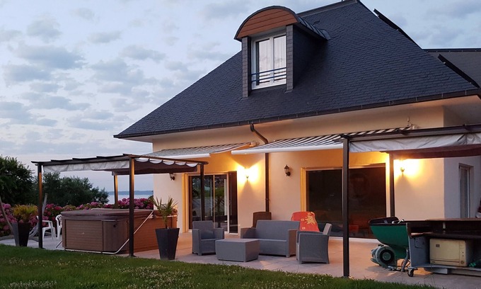 Locquirec House | Discover L'escale Evel Er Gêr: Family-Friendly Retreat
