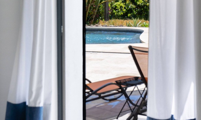 Saint-Denis Bed & Breakfast | Unwind at L'Escapade Bellepierre: 10/10 Guest Rated Retreat