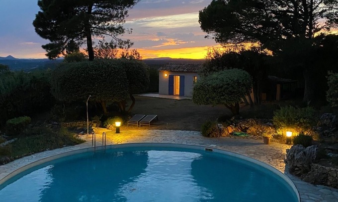 Tourtour House | Elevated Escape: Experience L'escapade dans le ciel