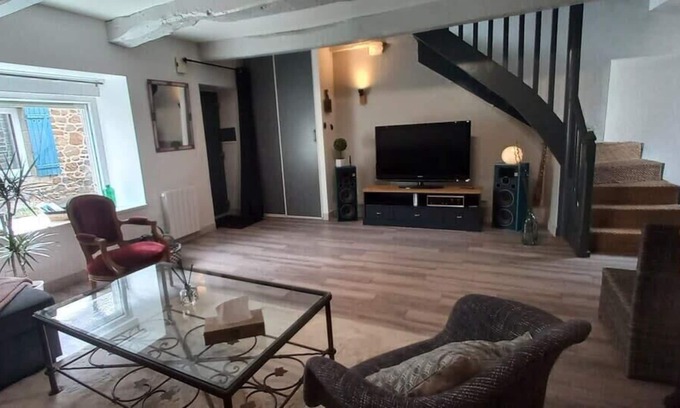Yffiniac House | Guest Rated 10/10: L'Escapade de la Baie by the Sea