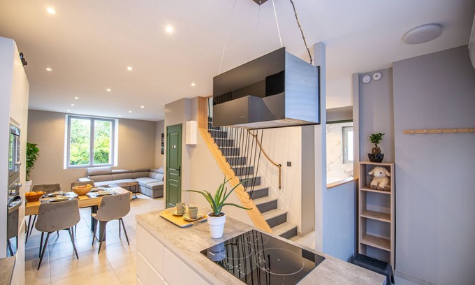 Dieulouard House | Relaxing L'escapade Passionnée with Spa and Hot Tub Access