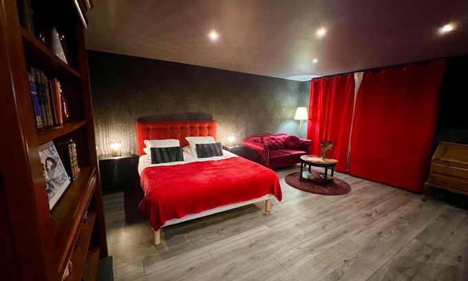 Calais City Center Apartment | Discover L'Escape: A Guest Favorite with 9/10 Rating