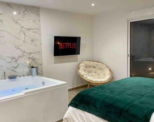Evreux Apartment | Relaxing Stay at L'ESMERALDA SPA with Family Amenities