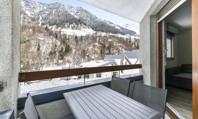 Bareges Apartment | Cozy L'Esquiròu Retreat Near Ski Slopes for Families