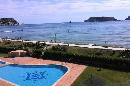 Els Griells House | Oceanfront Studio in L'Estartit with Amazing Amenities