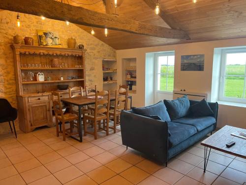 Bouin House | Charming Maison in the Heart of Marais - Pet-Friendly Retreat