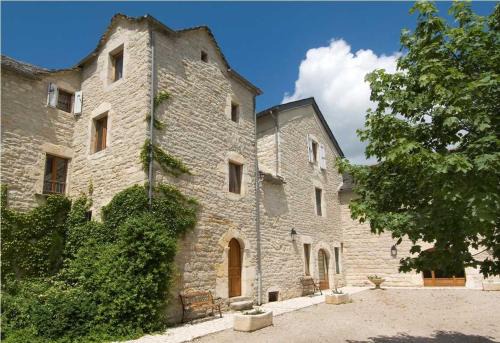 Saint-Georges-de-Levejac House | Exceptional L'etape for Families and Pets in the Couvent