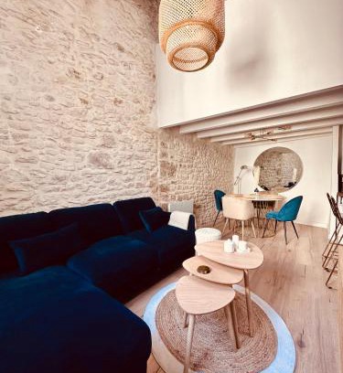 Nimes City Centre Apartment | Inviting L'Etoile: Cozy 4-Star Duplex in City Center