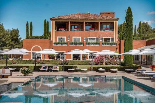 Le Castellet Hotel | Experience L'Hôtel & Spa du Castellet: 5-Star Oceanfront Retreat