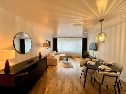 Saint-Laurent Apartment | Elegant Retreat at L'Havre de la Cité Ardente - Central
