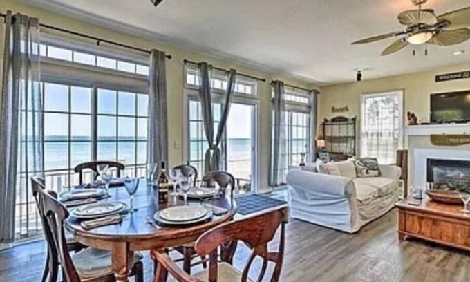 Severn House | Enjoy Ocean Views and Spa Amenities at L'Hermione Hotel