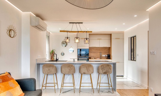 Saint-Genis-Laval Apartment | L'Horizon - Climatisé - T2 proche Hôpital Lyon Sud et métro