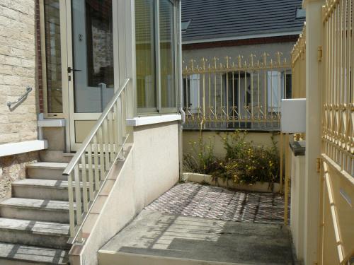 Conflans-sur-Seine House | Family-Friendly L Hote Saison with Great Guest Ratings