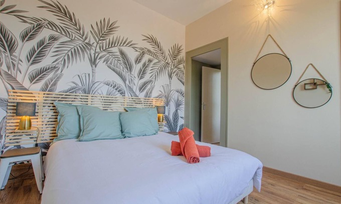 Troyes Apartment | Explore Relaxation at L'Idéal - SAINTE SAVINE Hotel