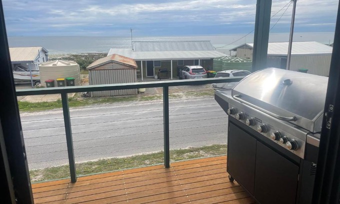 Moorowie House | Family-Friendly Retreat at L'il Southshore Hotel