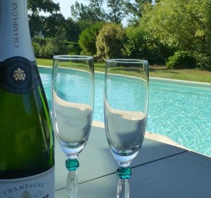 Mouilleron-Saint-Germain House | Indulge in Ocean Views at L’Imbretiere - 10/10 Rated!