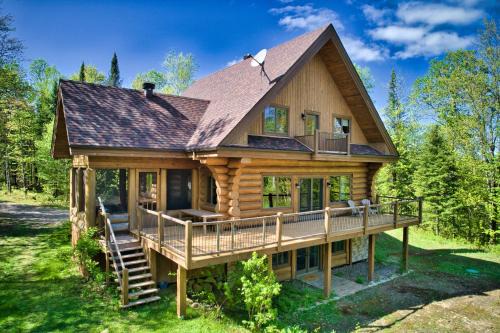 Labelle Ski Chalet | Experience L'Imprevu by Tremblant Platinum Today