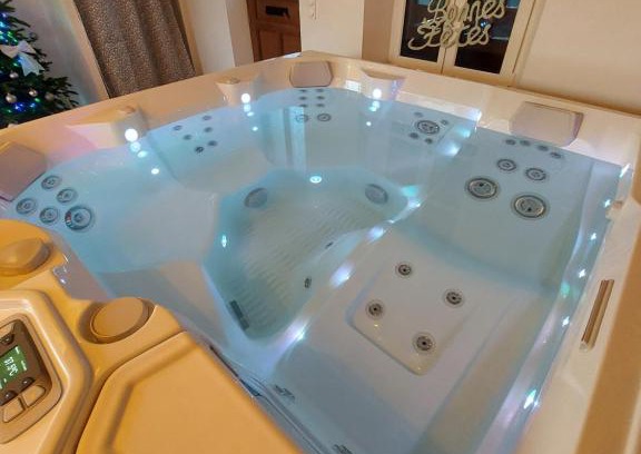 Ladon House | Relaxing Retreat at L'incontournable - Loiret Spa Awaits